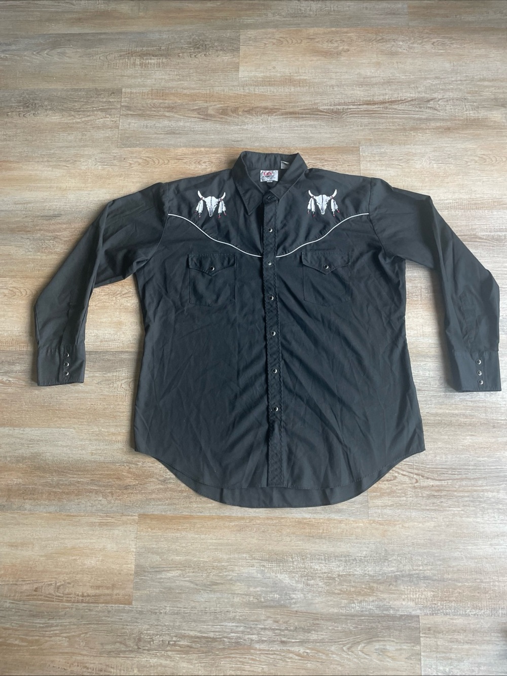 Ely Cattleman XL button down western embroidered skull